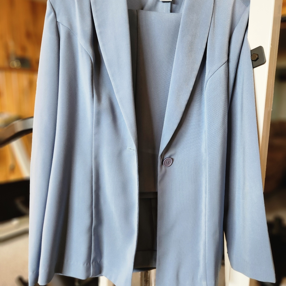 Dress - Picture 8 of 11